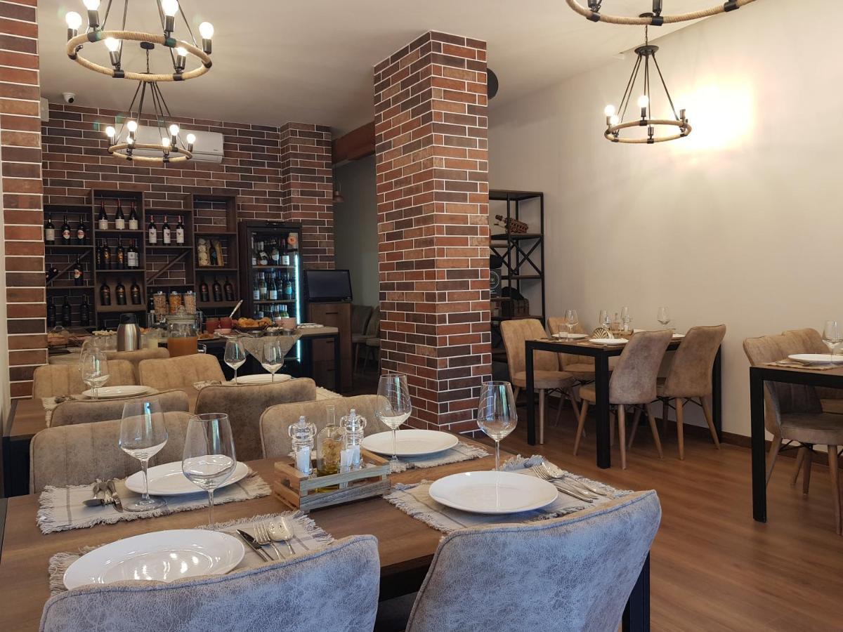 Peaky Hotel Durrës 외부 사진