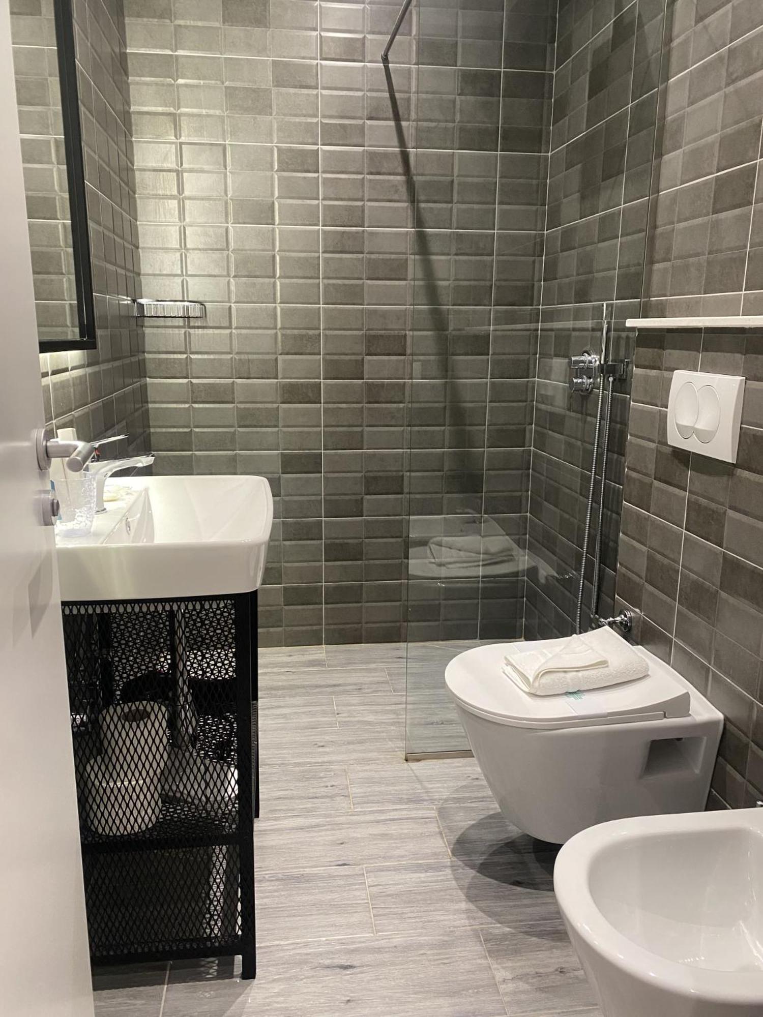 Peaky Hotel Durrës 외부 사진