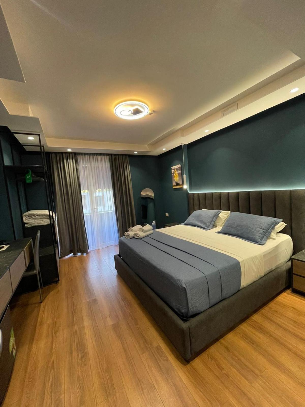 Peaky Hotel Durrës 외부 사진