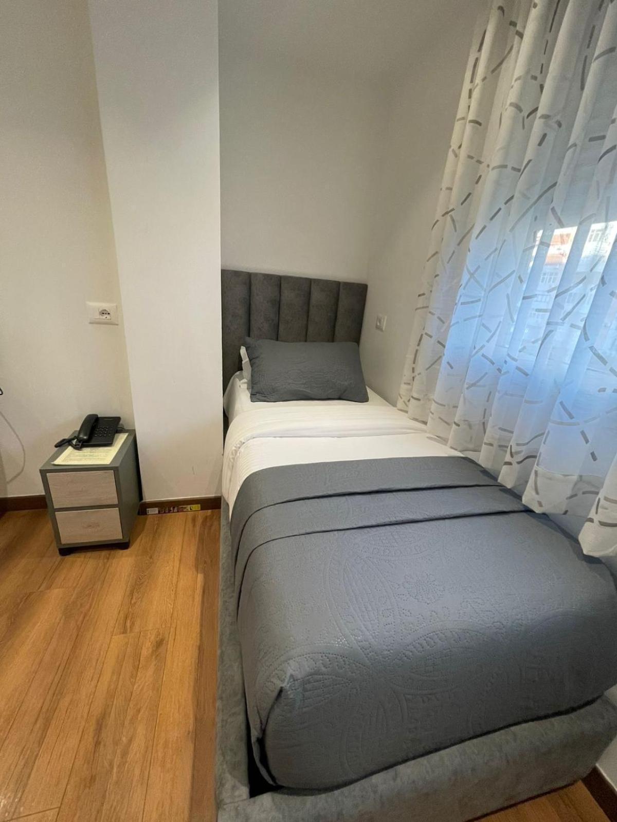 Peaky Hotel Durrës 외부 사진
