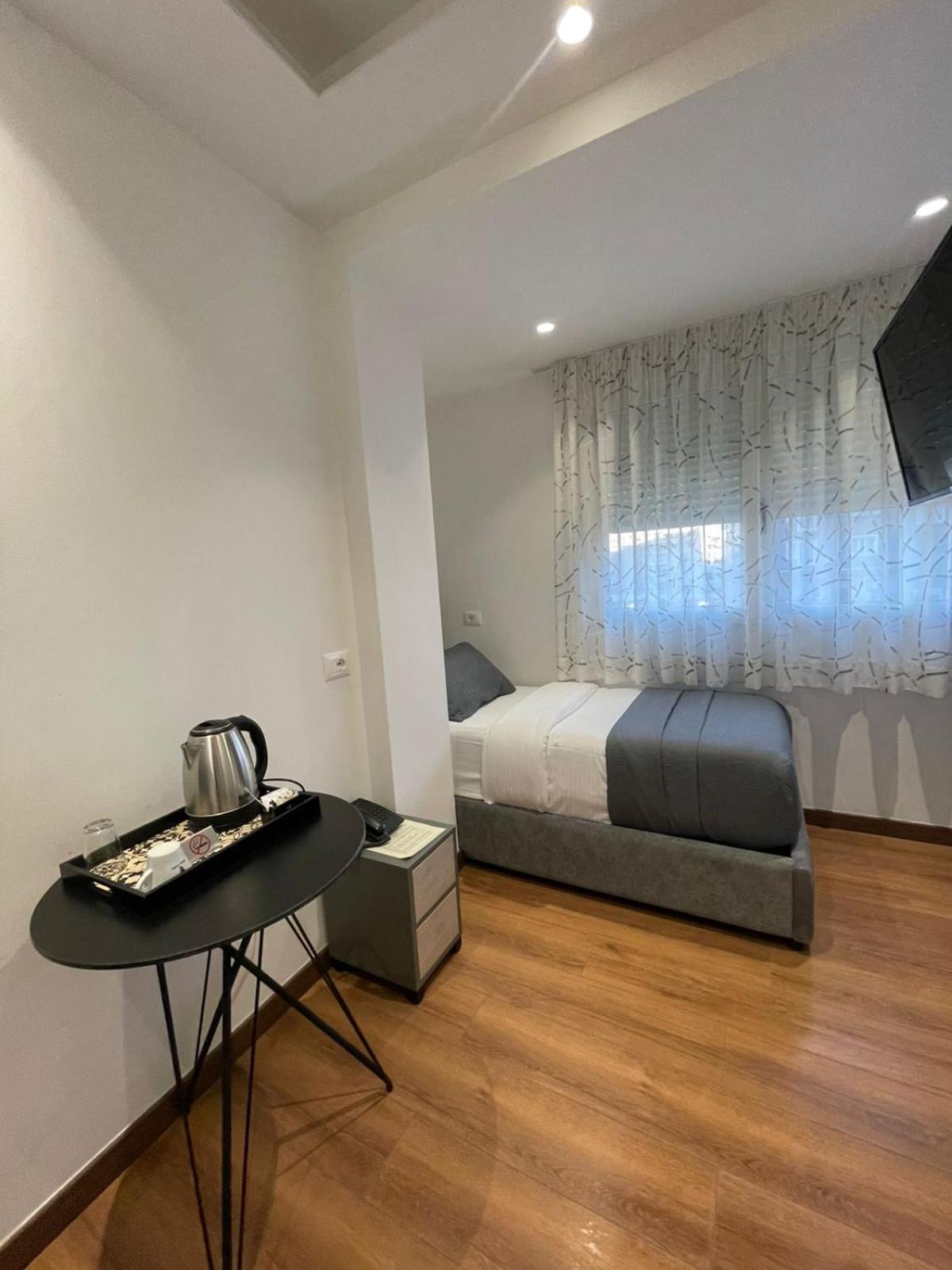 Peaky Hotel Durrës 외부 사진
