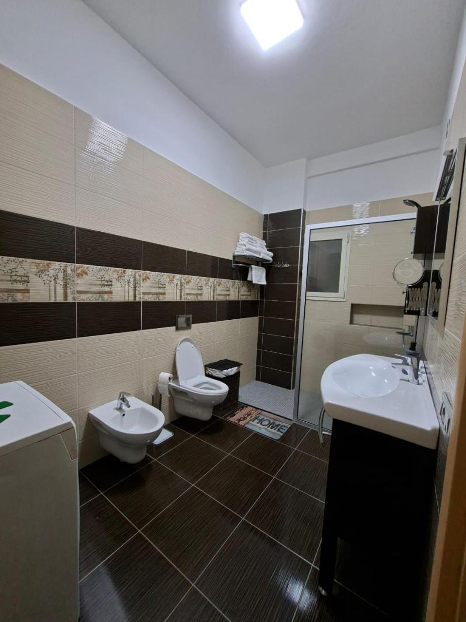 Peaky Hotel Durrës 외부 사진