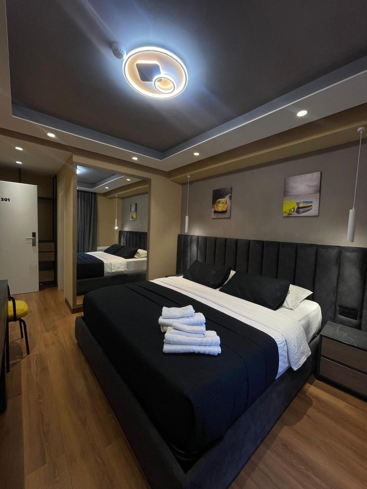 Peaky Hotel Durrës 외부 사진